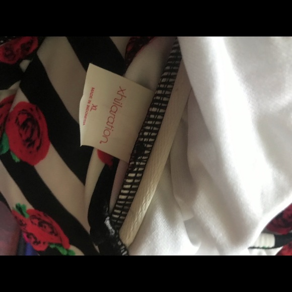 XL String One Piece NWOT Stripped | Floral - Picture 5 of 5